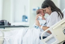 الجلسة الصحيحة للخياطه بعد الولادة